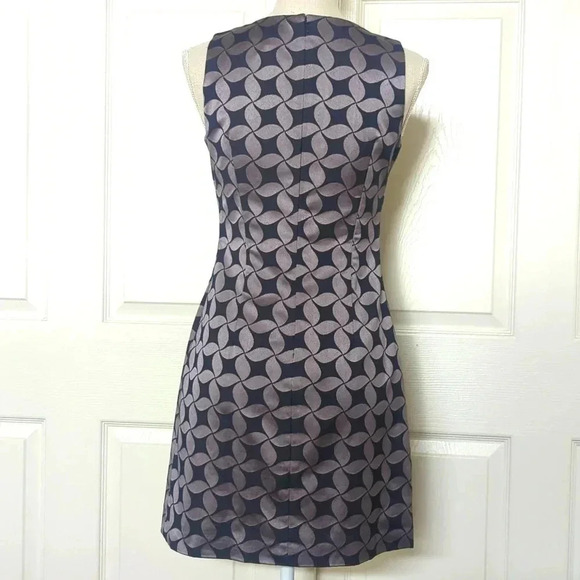 Michael Kors Sleeveless Mini Pinwheel Navy and Silver Metallic Dress - Picture 4 of 5